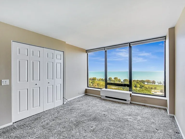 5445 N Sheridan Rd #1706 — Photo 5