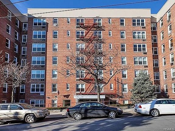 2nd image of 3311 Giles Pl APT 2A