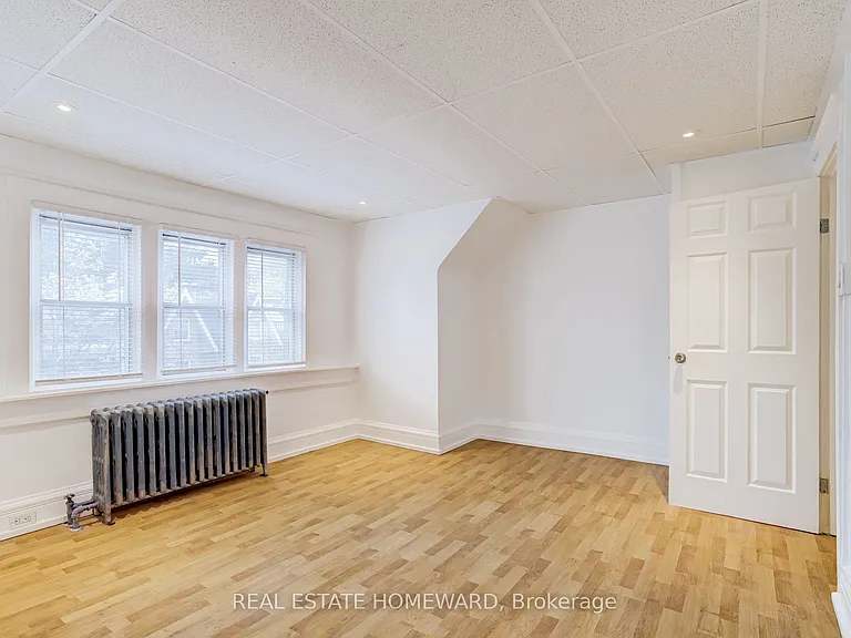 208 Ontario St #UPPER — Photo 24