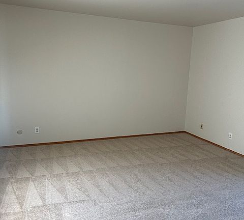 2nd image of 328 Alida Way #4