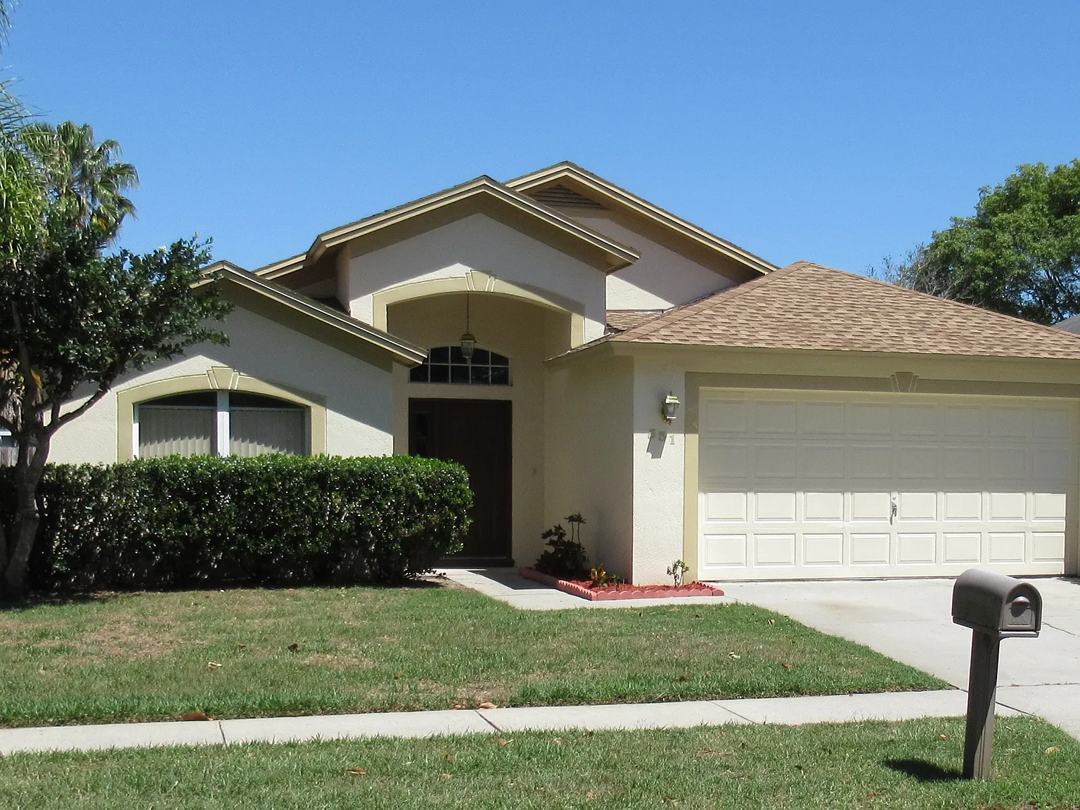 4 bed, 1724 sqft, $2,300 — Photo 1