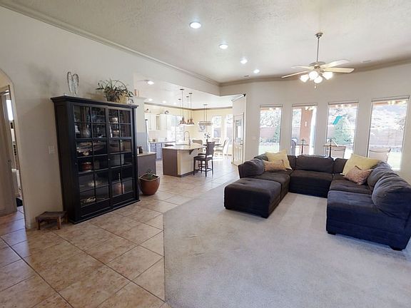 5th image of 415 W Los Barancos Ln