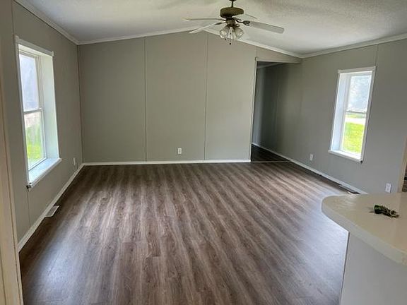 3rd image of 44 Charlotte St
