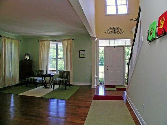 2nd image of 2122 E Isaac Ln