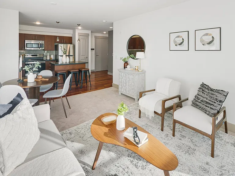 4547 8th Ave NE #301 — Photo 3