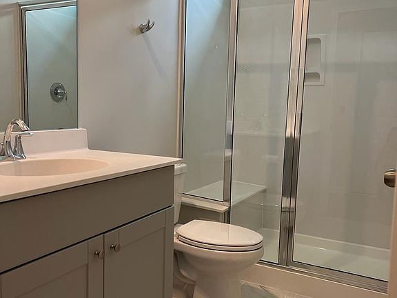 5th image of 977 Arrowwood Way