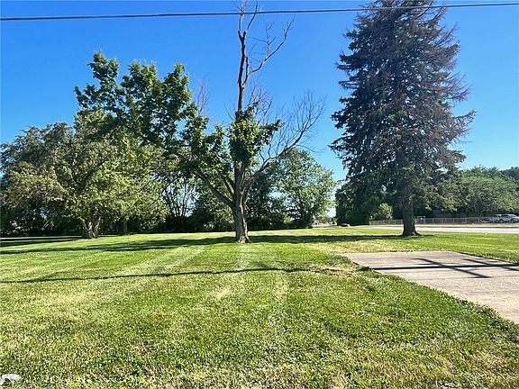 4th image of 8661 E County Road 550 S