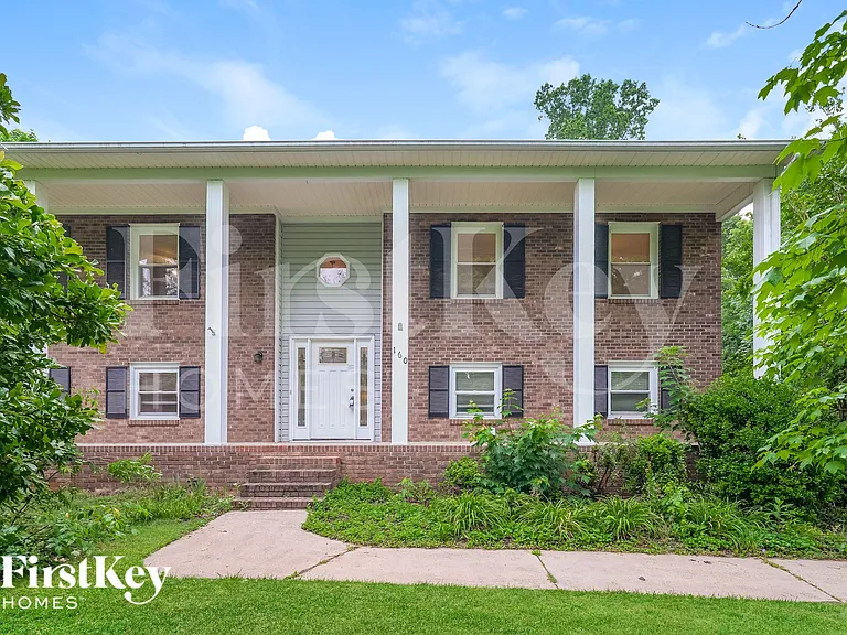 160 Rhyne Ct — Photo 1
