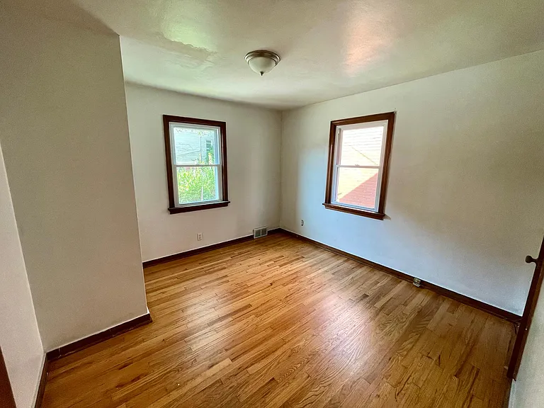 394 Center St — Photo 14