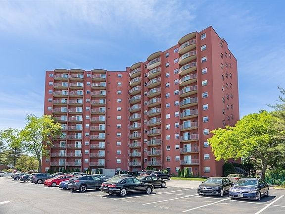 3rd image of 115 W Squantum St APT 1006