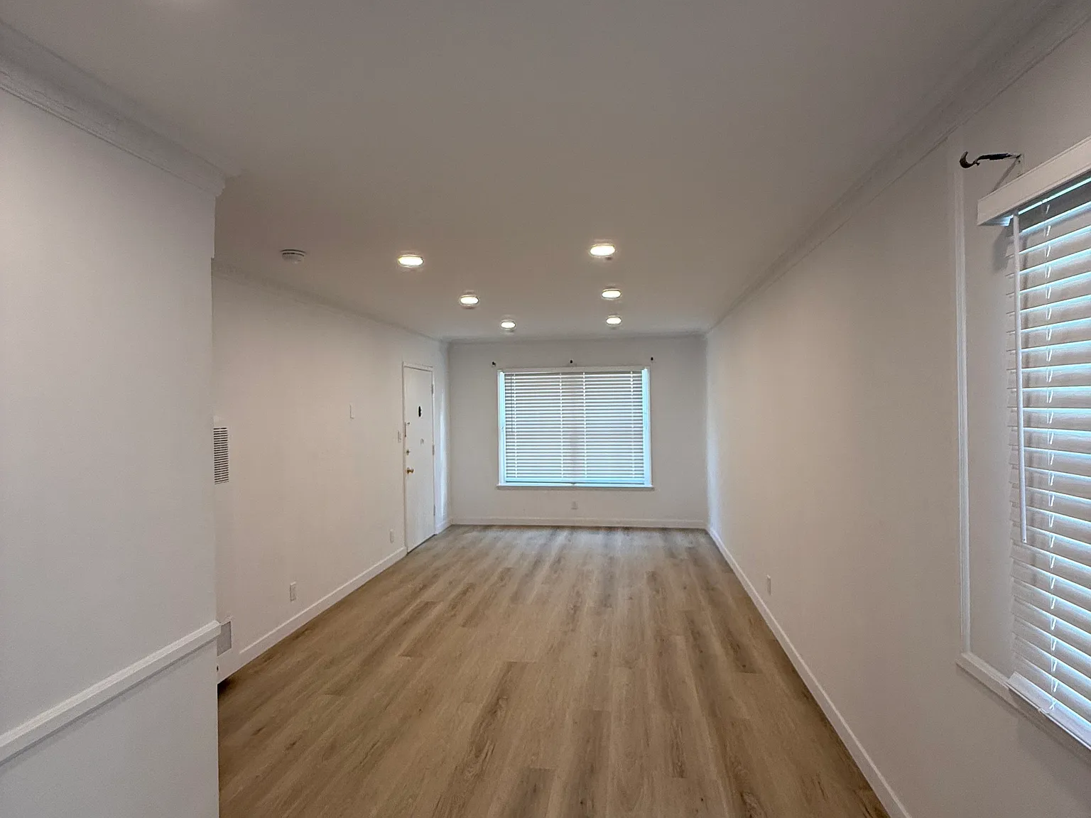 1 bed, 600 sqft, $2,500 — Photo 2