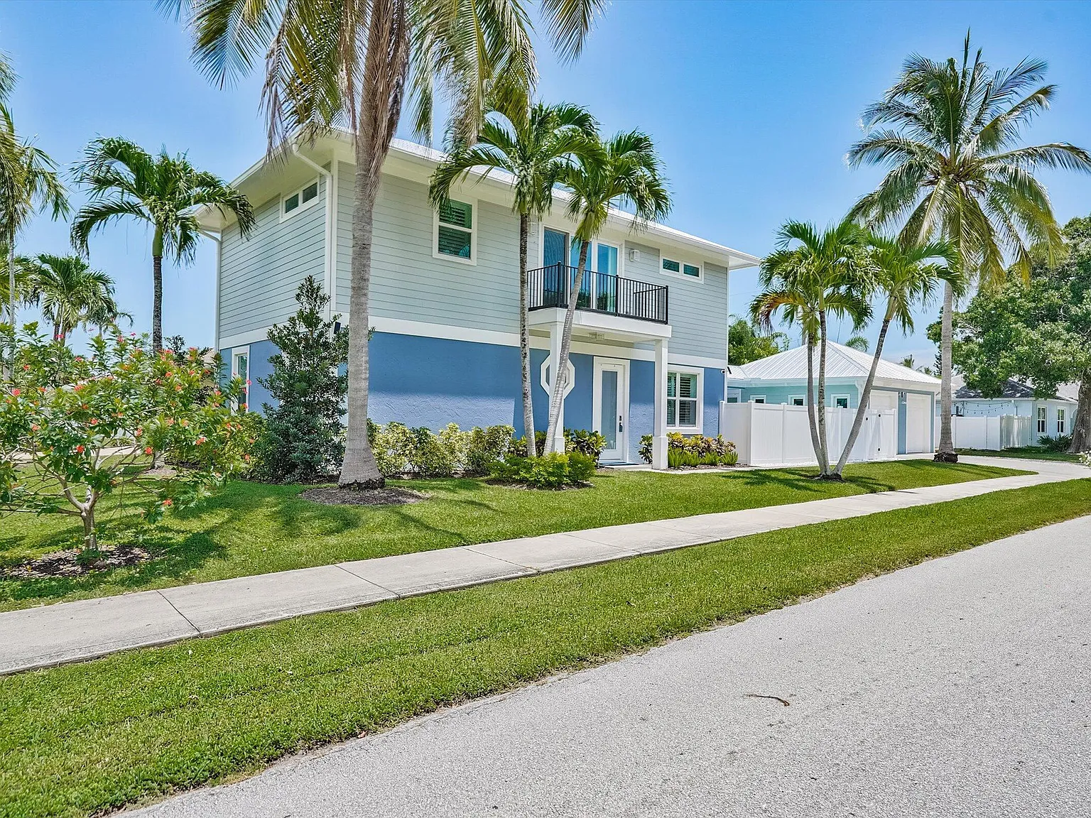 4 bed, 3.0 bath, 1804 sqft, $10,000 — Photo 3
