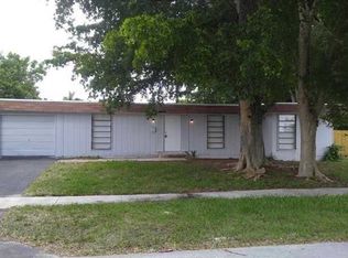 402 SW 80th Ter, North Lauderdale, FL 33068