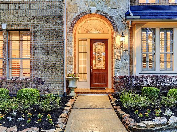 3rd image of 8714 Stowe Creek Ln