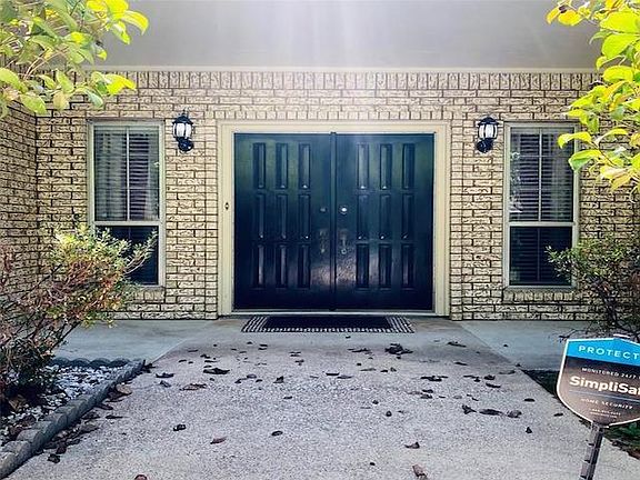 2nd image of 1890 Dublin Dr