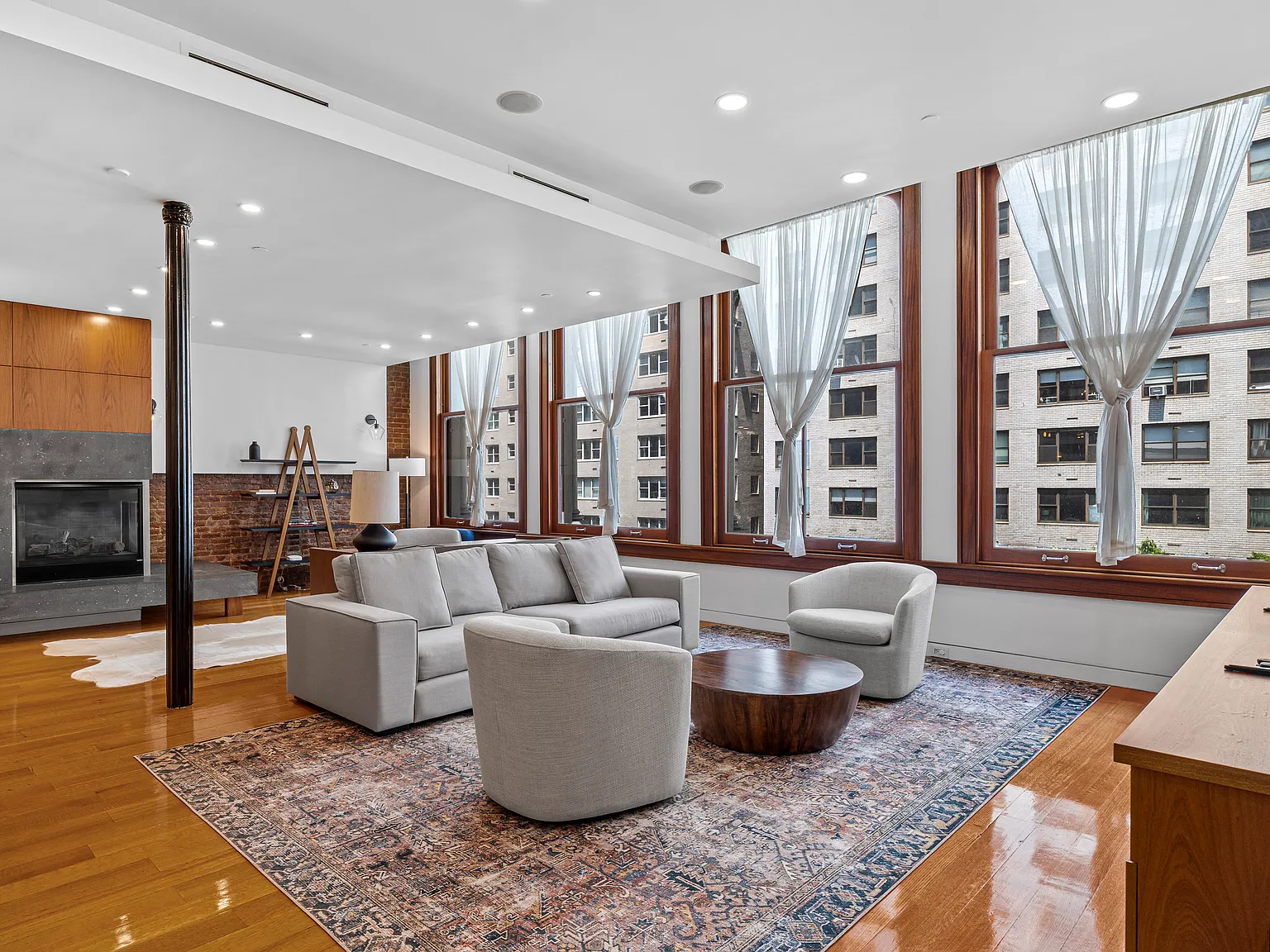 10 East 14th Street — Photo 1