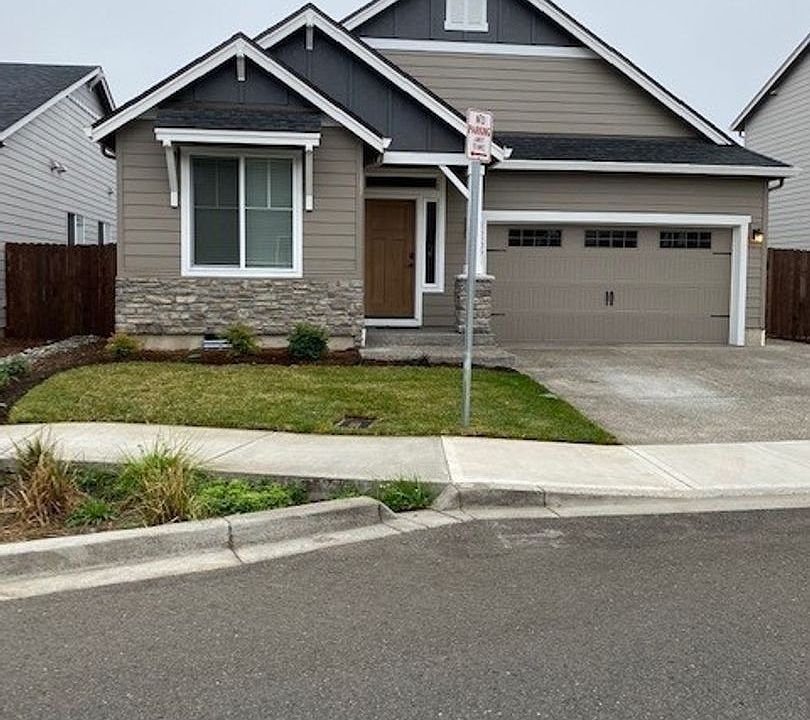 1st image of 16505 NE 83rd St
