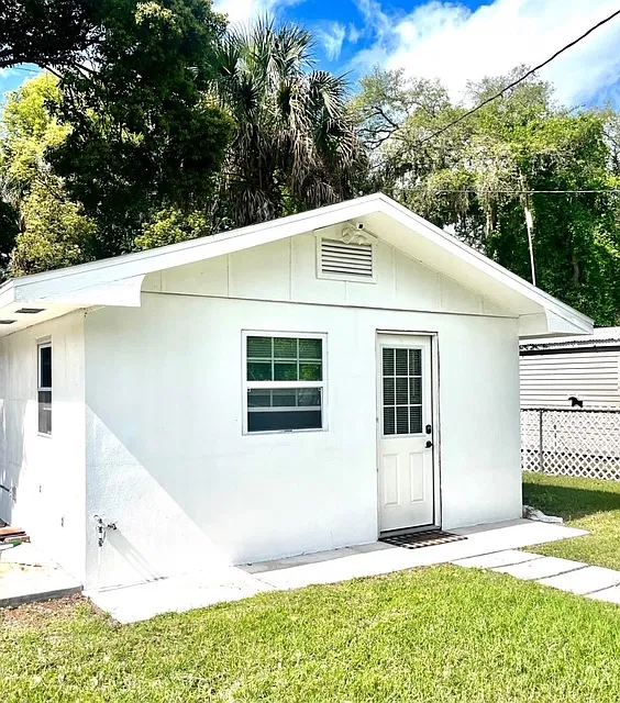 1 bed, 1703 sqft, $1,100 — Photo 2