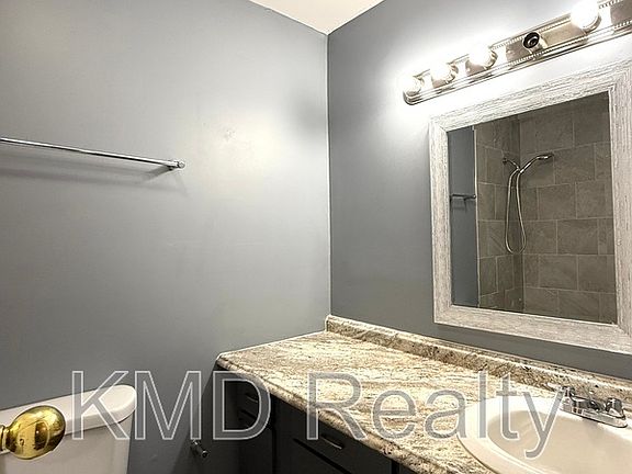 5th image of 3900 Crestridge Dr