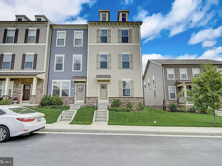3608 Timber Green Dr — Photo 1