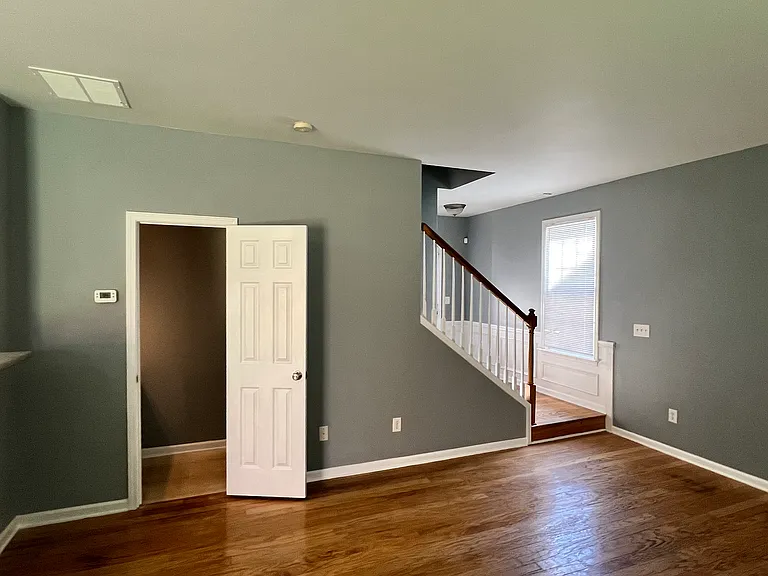 3261 Saville St SW — Photo 5