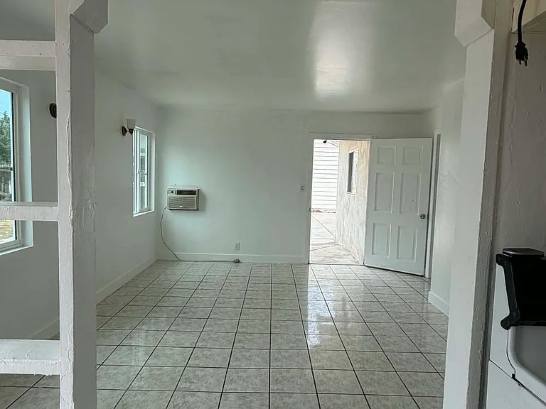 11720 Ferris Rd — Photo 14