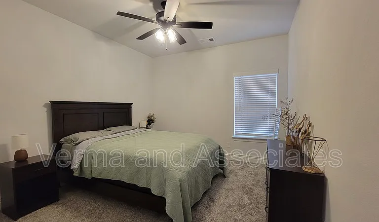 1890 Sunrise Cir — Photo 13