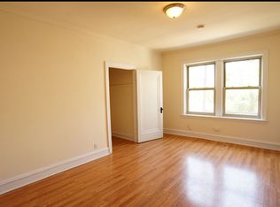 2444 N Sawyer Ave #106, Chicago, IL 60647