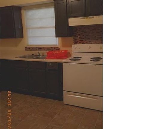 3rd image of 700 S Marquette Dr