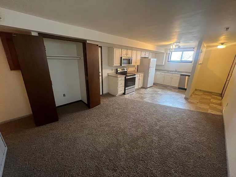 129 N Main St — Photo 11