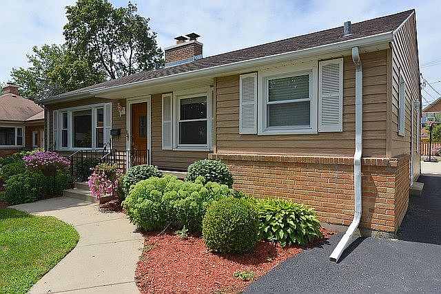 1st image of 204 N Schubert St