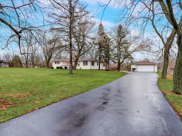 38955 N Delany Rd, Wadsworth, IL 60083