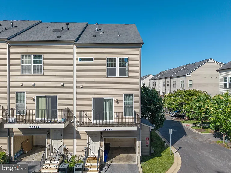22520 Phillips St #401 — Photo 7