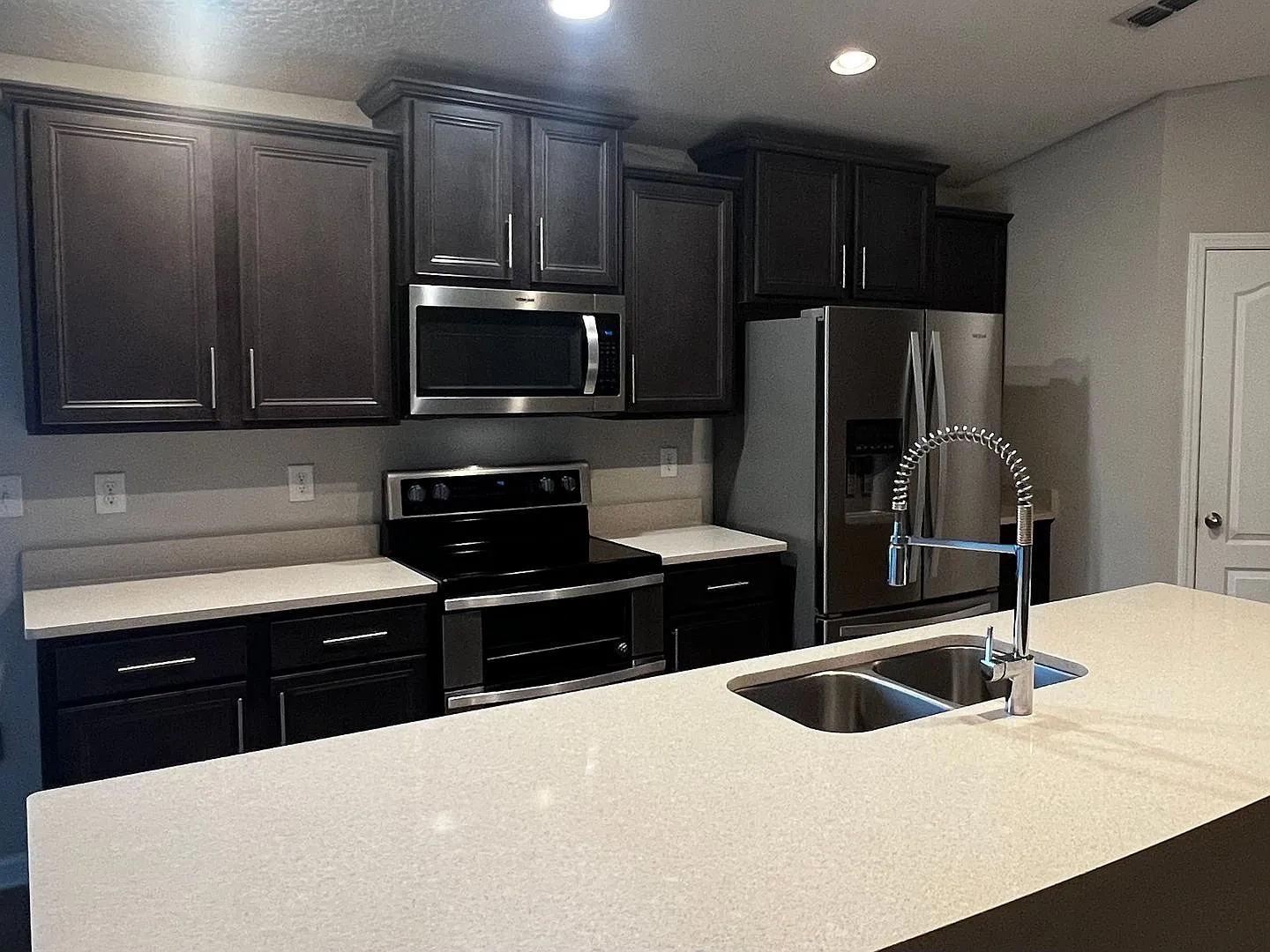 Beautiful Alta Lakes Home — Photo 4