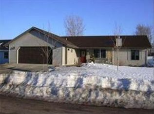 745 Shelly Ln, Onalaska, WI 54650