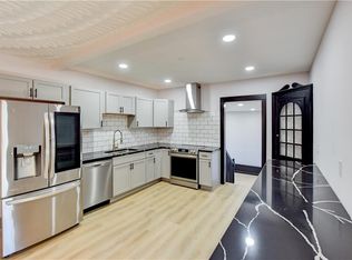 1943 Sycamore Ln, Norfolk, VA 23523