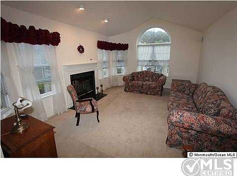4th image of 3481 Vicari Ave