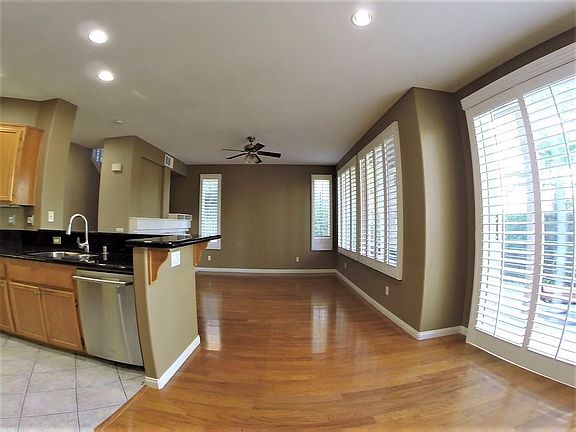 3rd image of 2921 W Canyon Ave