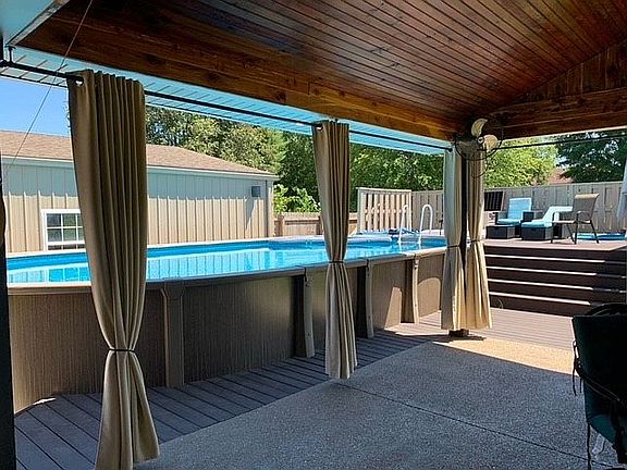Pool/patio