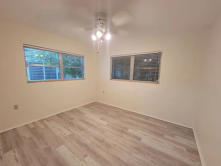 513 Manatee Court — Photo 11
