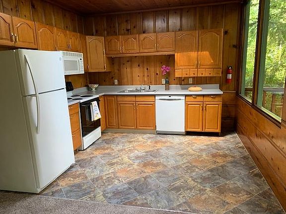5th image of 131 Mahogany Way