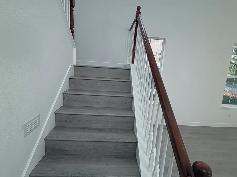 109 Cropton Ct — Photo 31