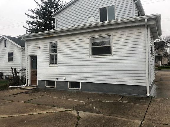 2nd image of 734 Crosby St NW #2