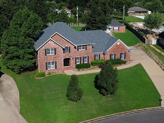 3rd image of 3110 Sunset West Dr