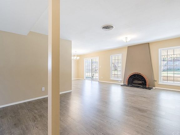 3rd image of 27212 Walnut Springs Ave