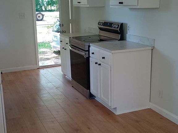 4th image of 3003 Hollywood St