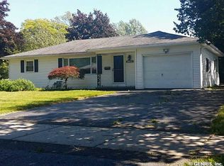 136 Spruce Ln, Rochester, NY 14622