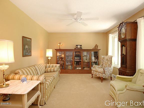 3rd image of 7989 Myers Lake Ave NE
