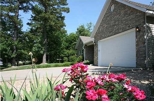 1st image of 7 Westbury Dr