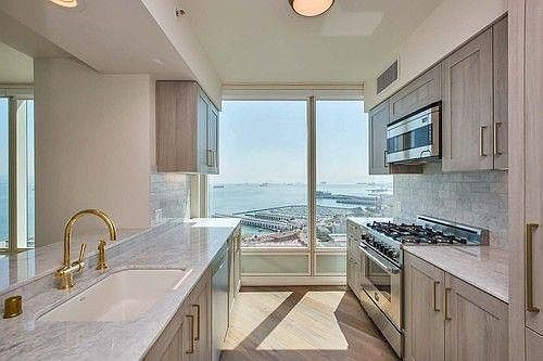 3rd image of 401 Harrison St #33E